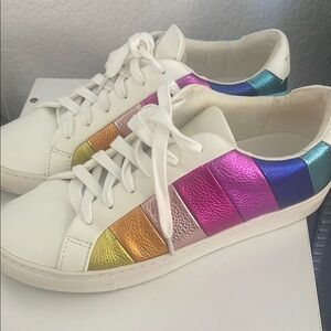 Kurt Geiger White and Red Sneakers Sleek Casual Design